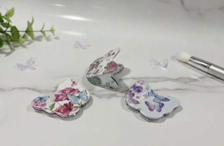 مرايا فراشة